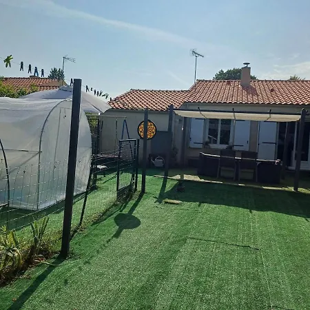 House With Enclosed Garden Without Neighbors And Jacuzzi *